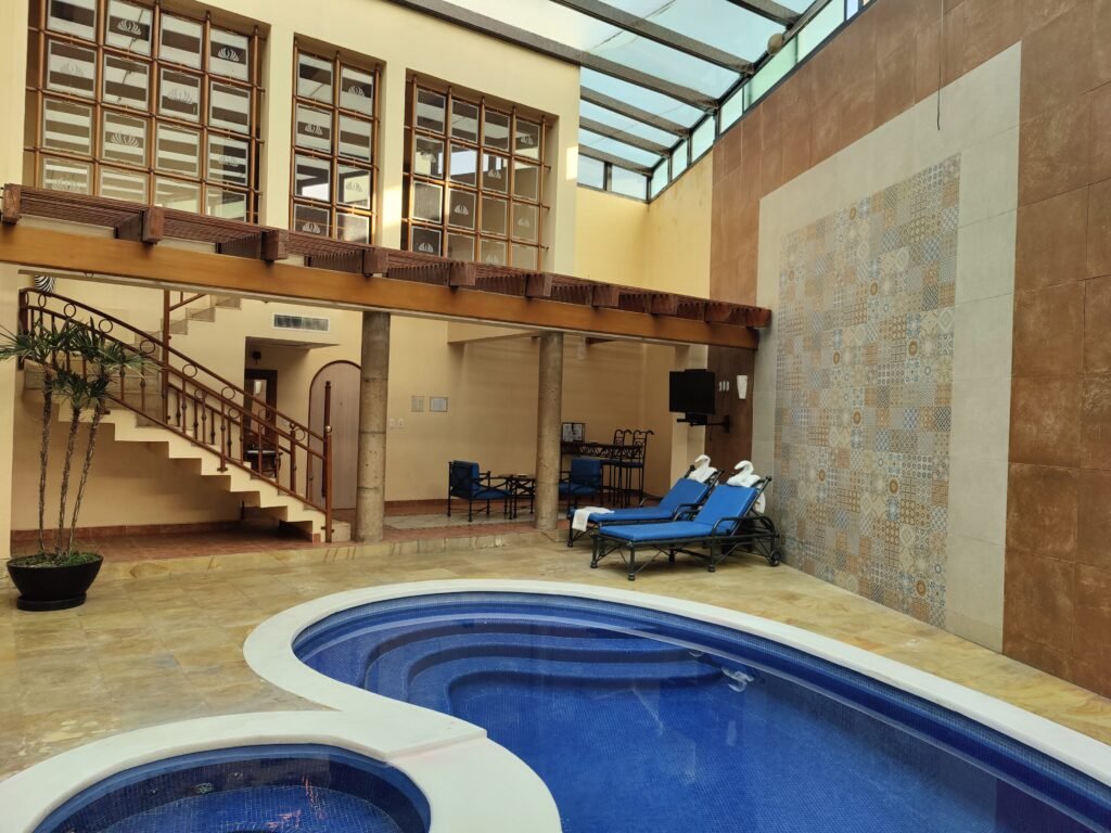 Alberca mediana de Hotel Paraíso
