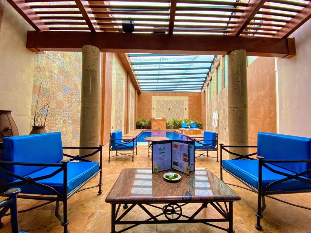Alberca grande de Hotel Paraíso